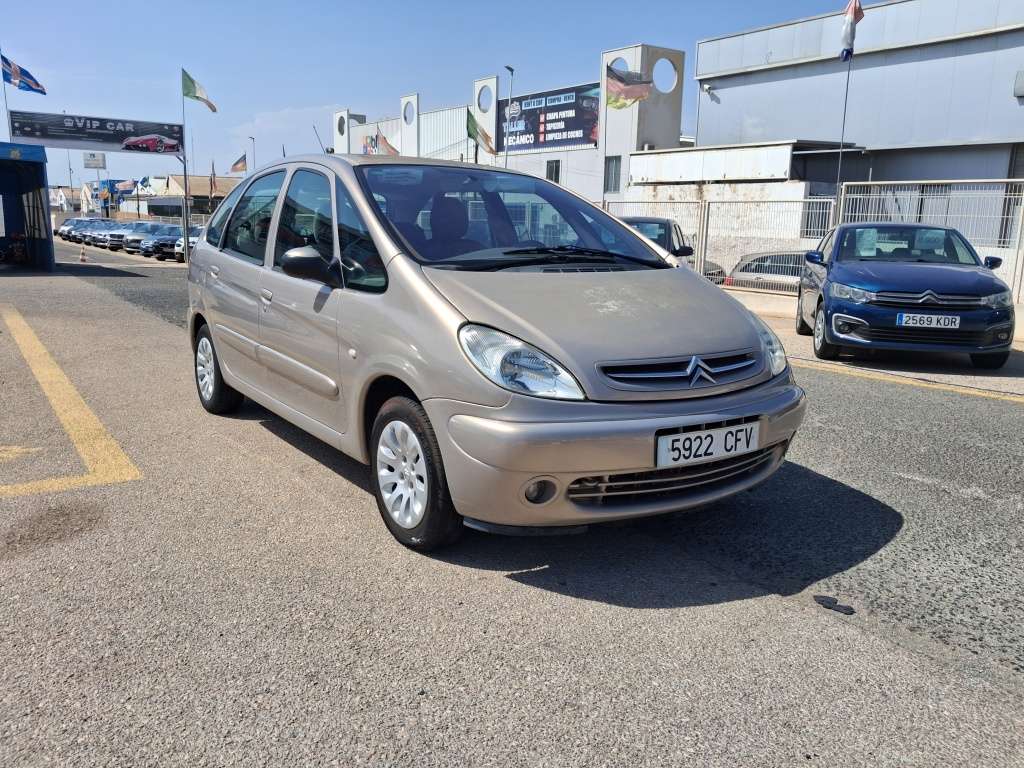 Citroen Xsara Picasso 1.8i Exclusive - foto 1