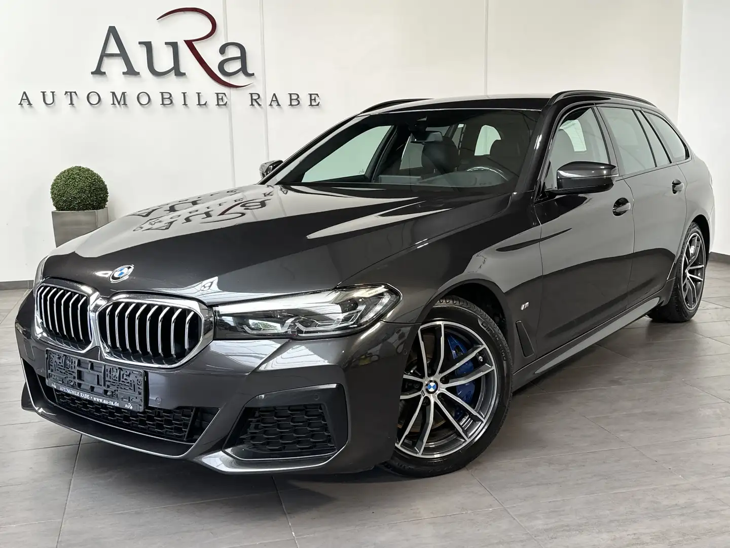 BMW 540 Touring xDrive M-Sport NAV+LED+HEAD-UP+KAM Gris - 1