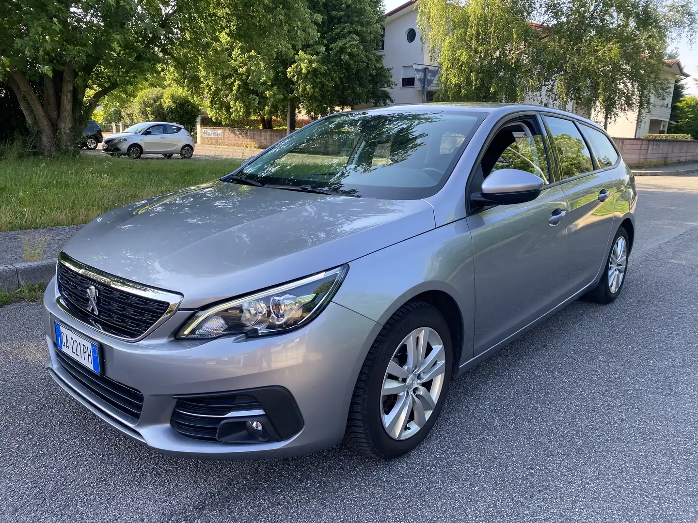 Peugeot 308 308 II 2018 SW SW 1.5 bluehdi Business Adas s Gris - 1