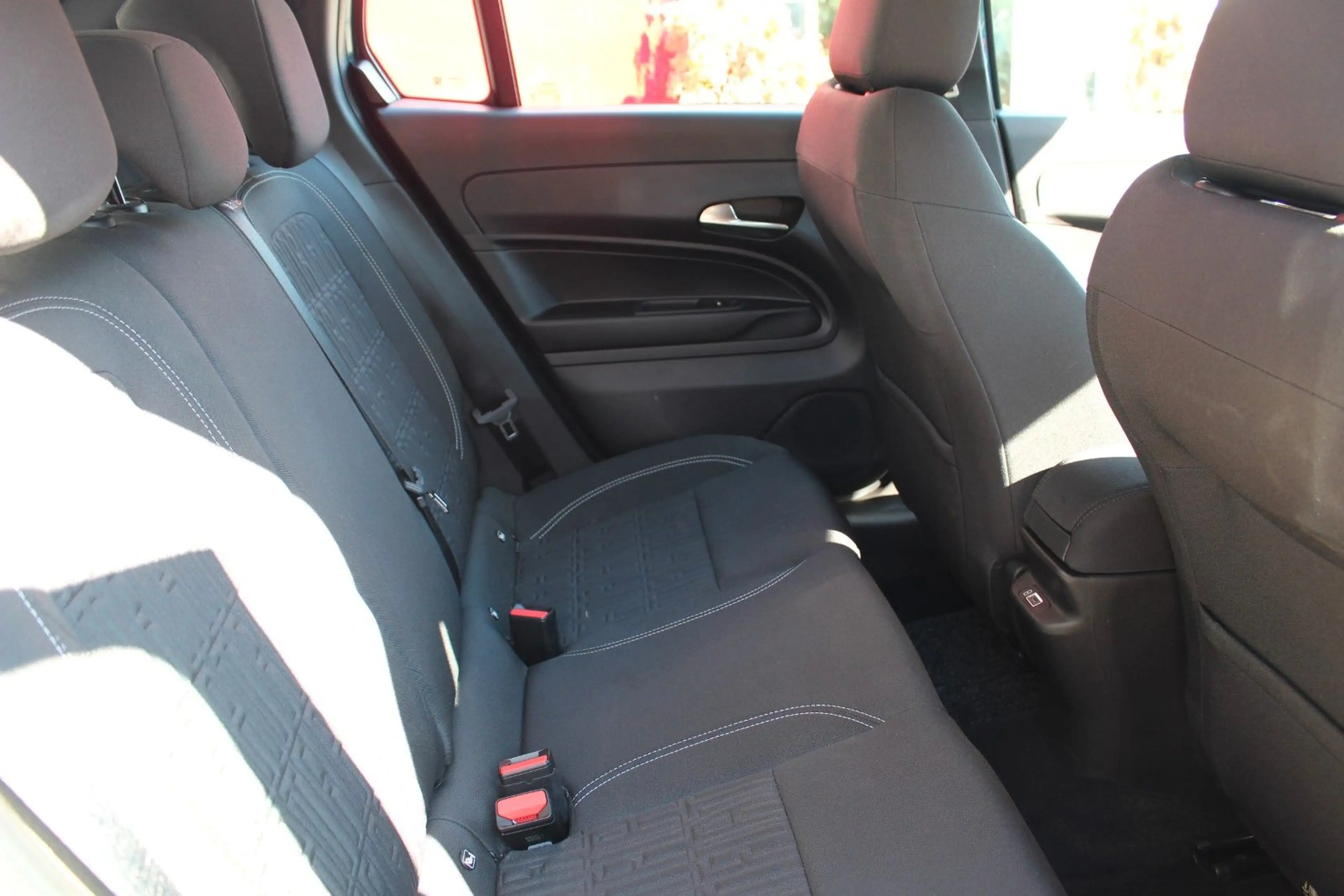 Fiat 600 Hybrid 125-Jahre-Edition — photo 6
