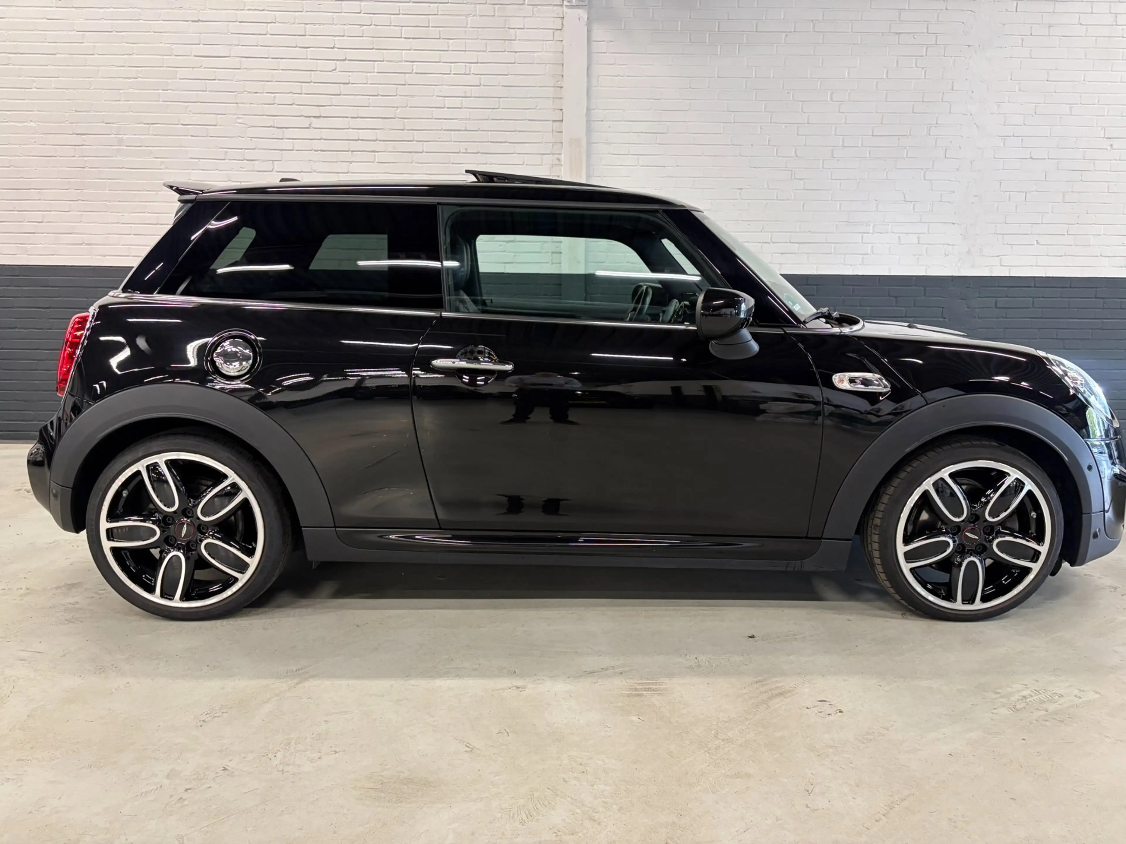 MINI John Cooper Works 3-Deurs 2.0 Chili / Panorama / Leder / Camera / LE — photo 30