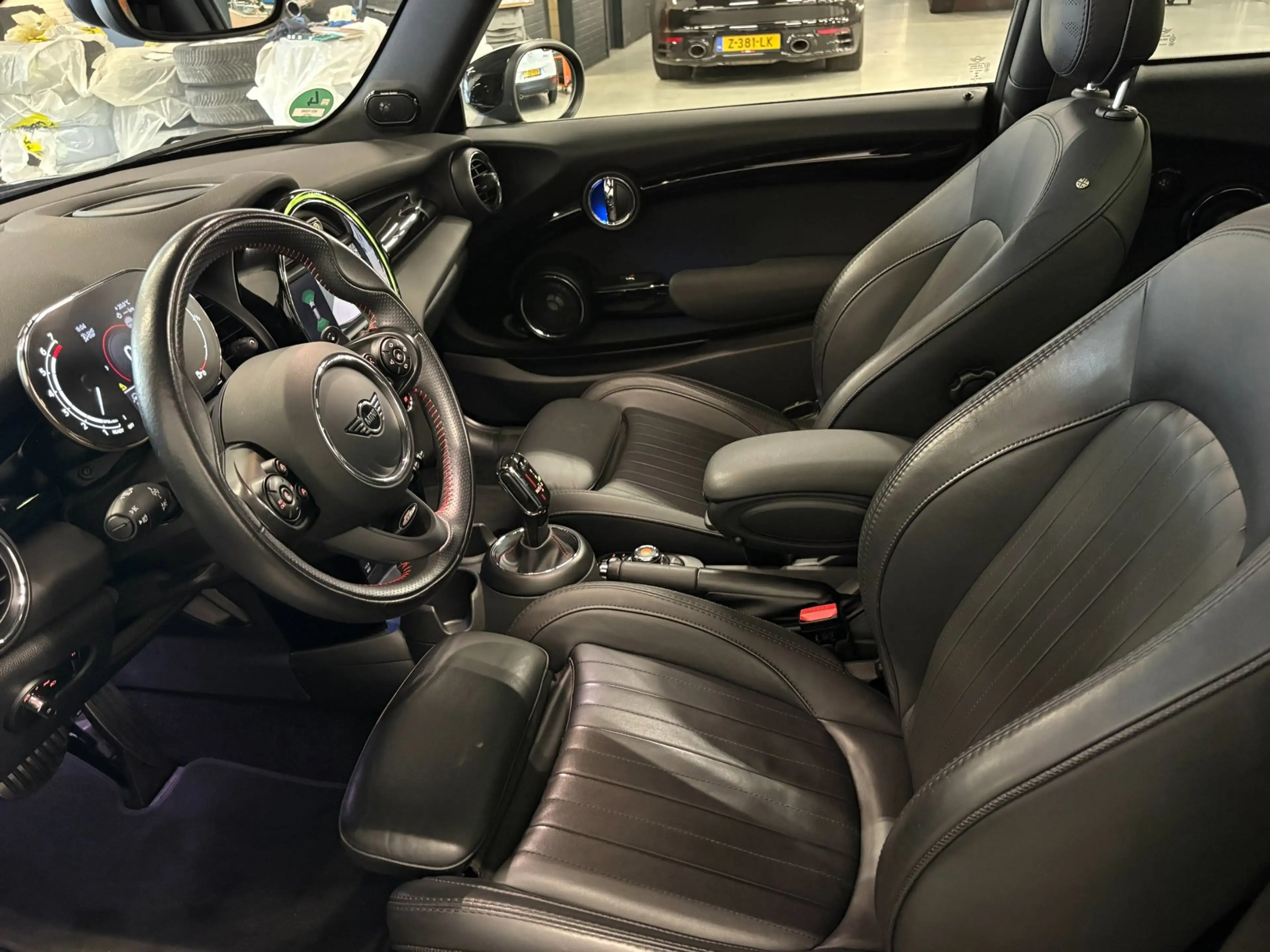 MINI John Cooper Works 3-Deurs 2.0 Chili / Panorama / Leder / Camera / LE — photo 2