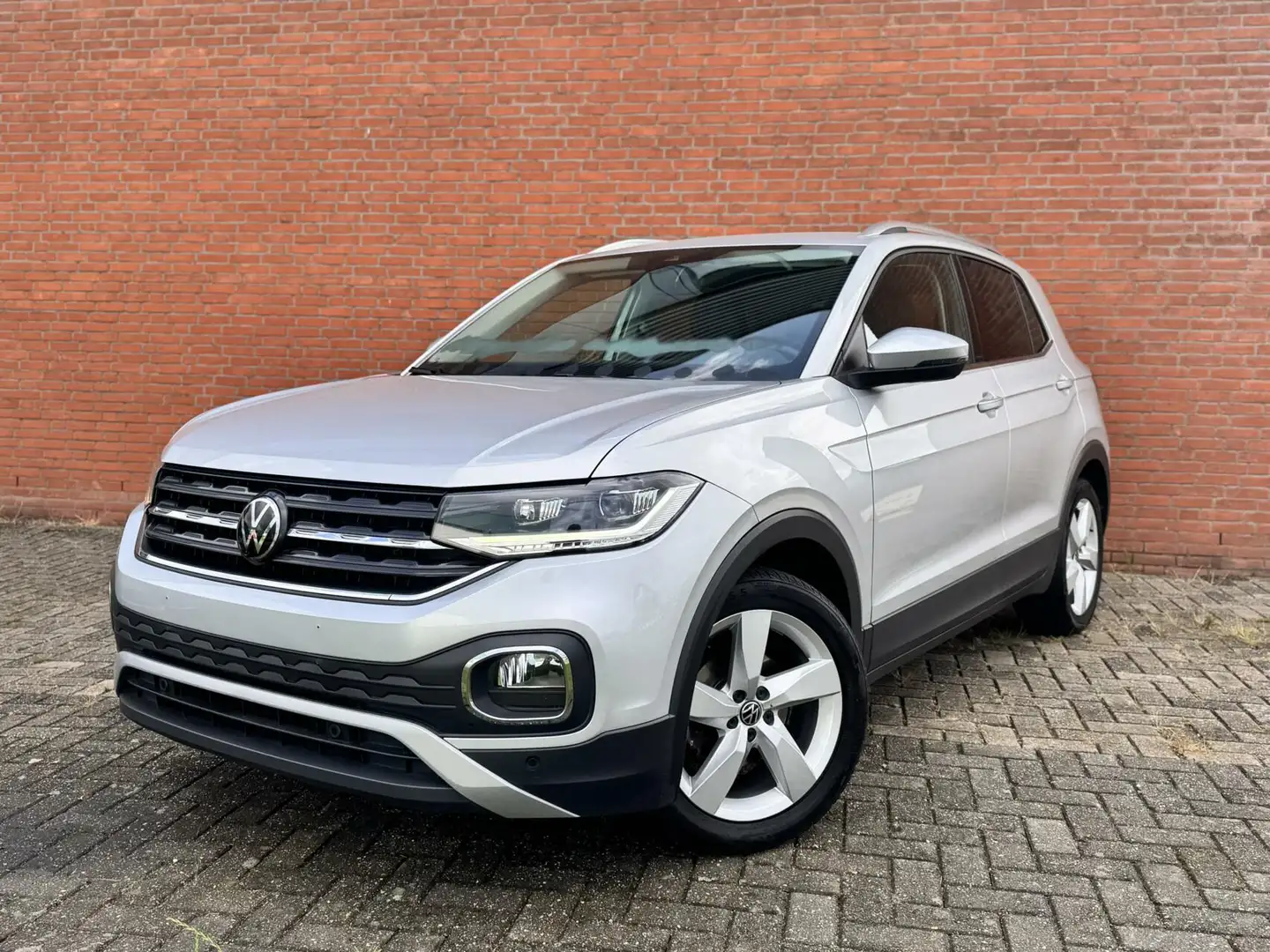 Volkswagen T-Cross 1.0 TSi Style CARPLAY|PDC|ACC|LANE ASSIST Zilver - 2