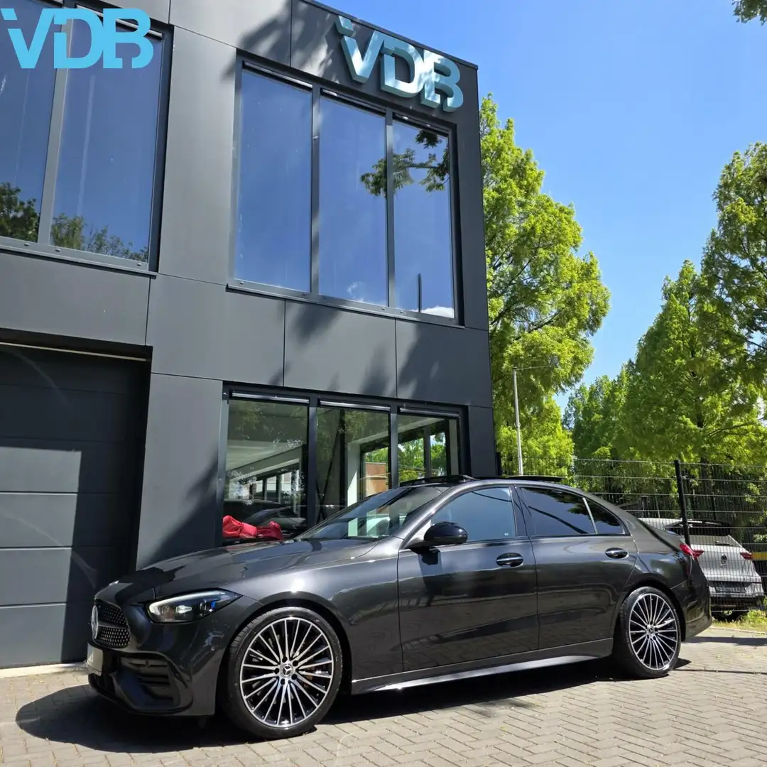Mercedes-Benz C 180 C180 AMG PANO 360 MEMORY BURMESTER VOL!!! Grijs - 2