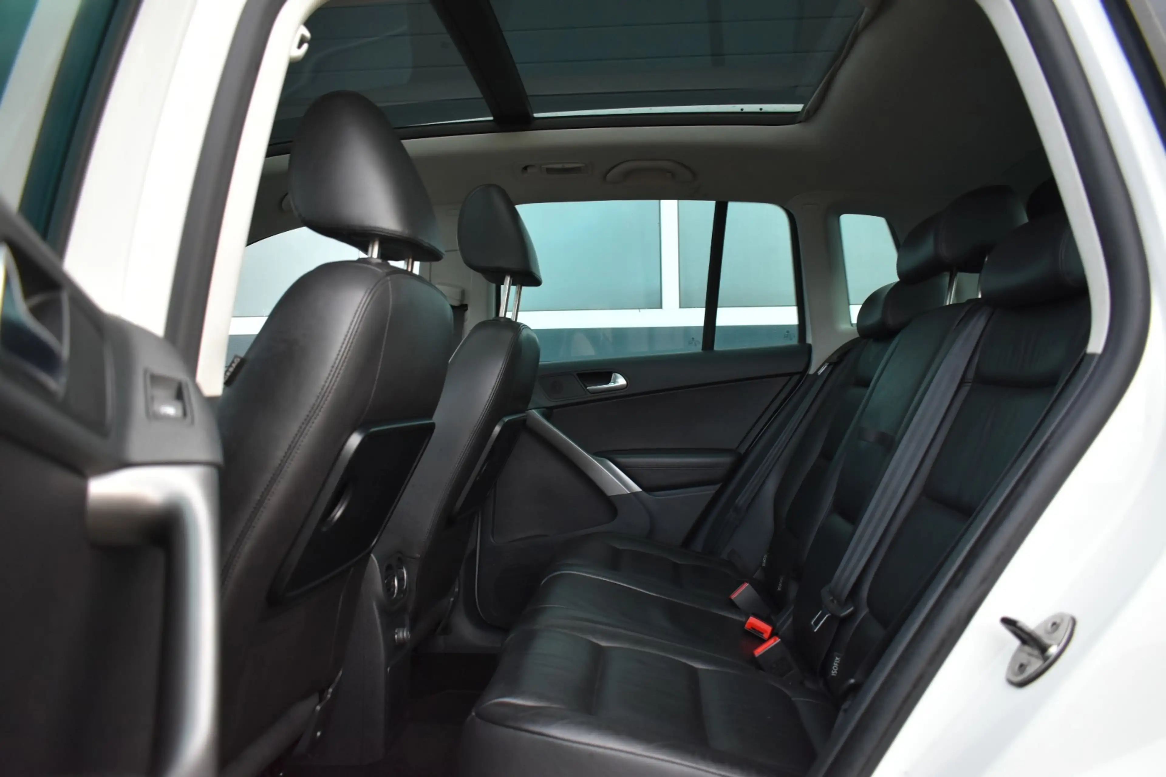 Volkswagen Tiguan 1.4 TSI Sport&Style 4Motion R-Line — photo 11