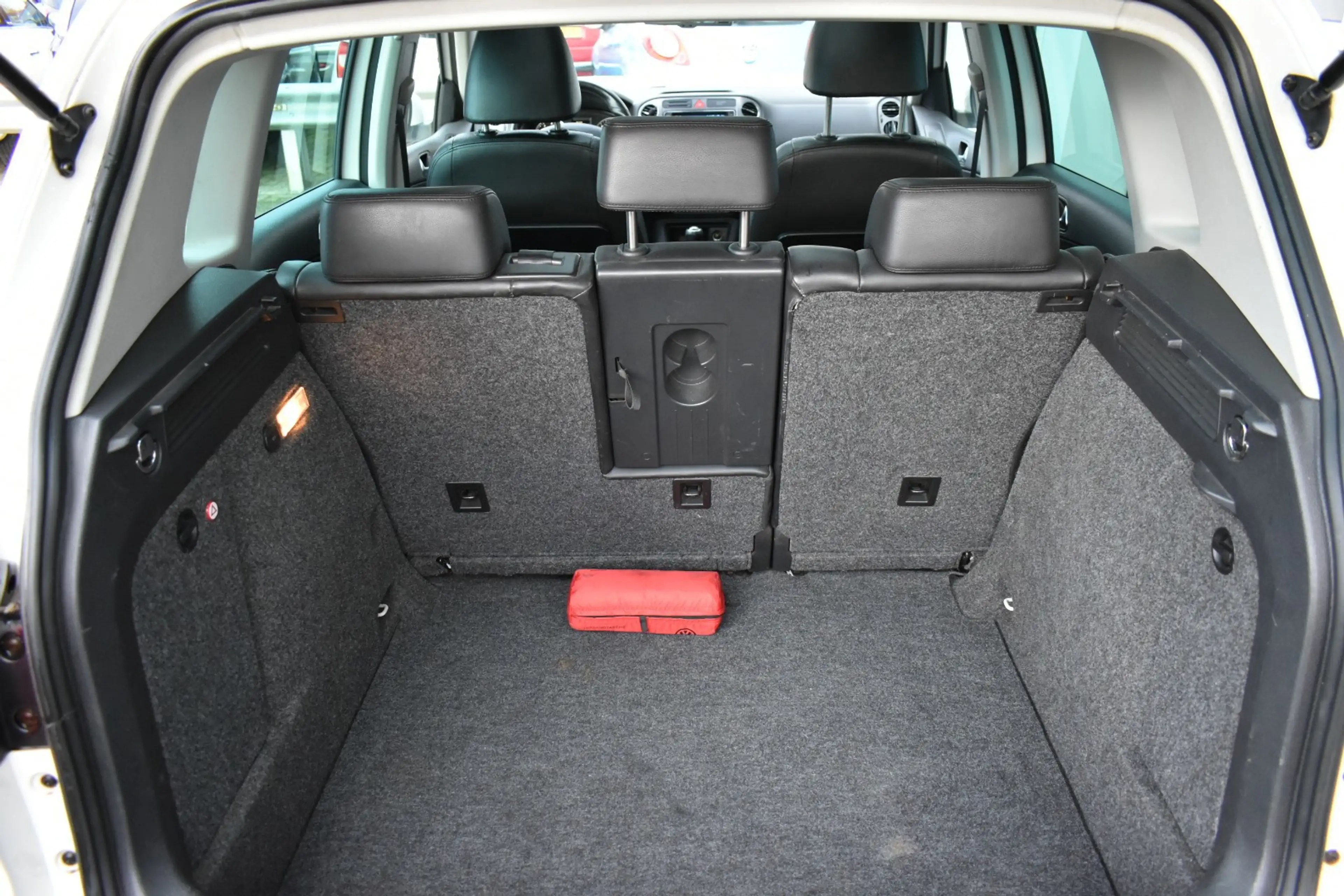 Volkswagen Tiguan 1.4 TSI Sport&Style 4Motion R-Line — photo 12