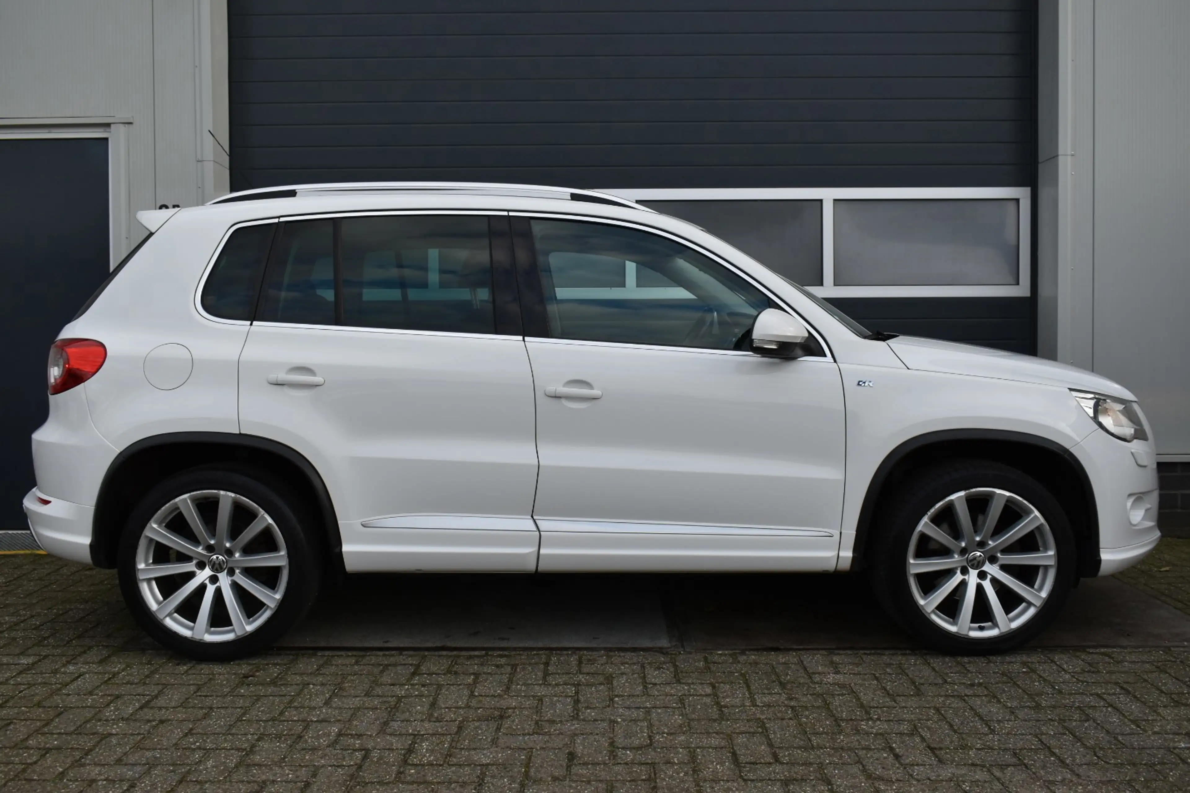 Volkswagen Tiguan 1.4 TSI Sport&Style 4Motion R-Line — photo 6