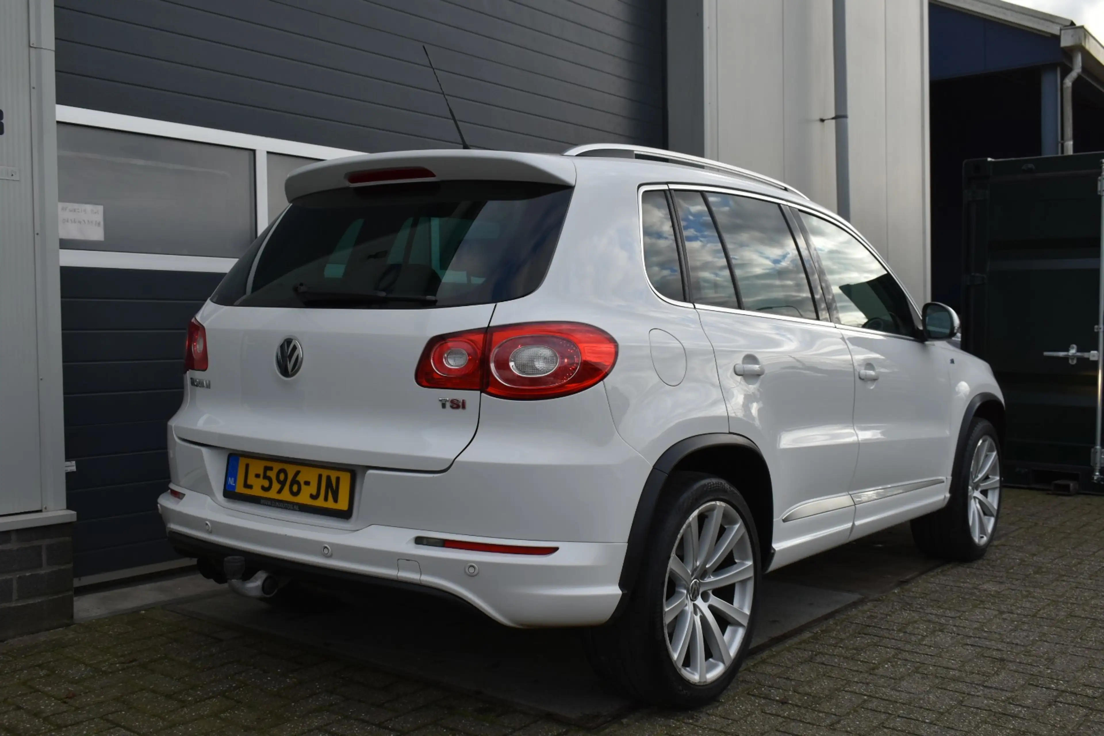 Volkswagen Tiguan 1.4 TSI Sport&Style 4Motion R-Line — photo 5