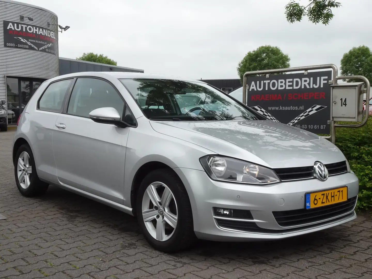 Volkswagen Golf 1.4 TSI ACT Highline Autom Grijs - 1