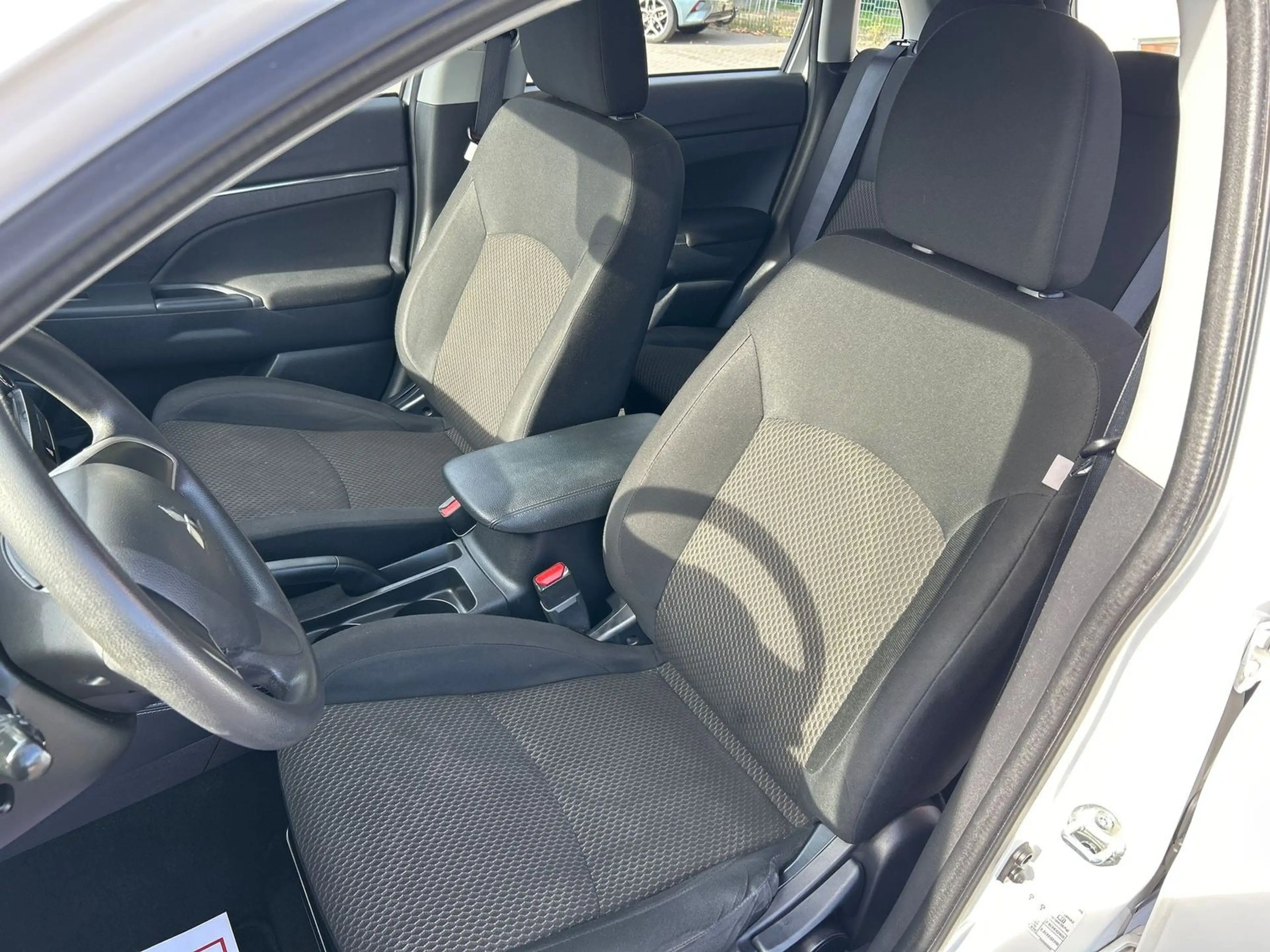 Mitsubishi ASX 2WD/lückenloses Scheckheft/1.Hand — photo 13