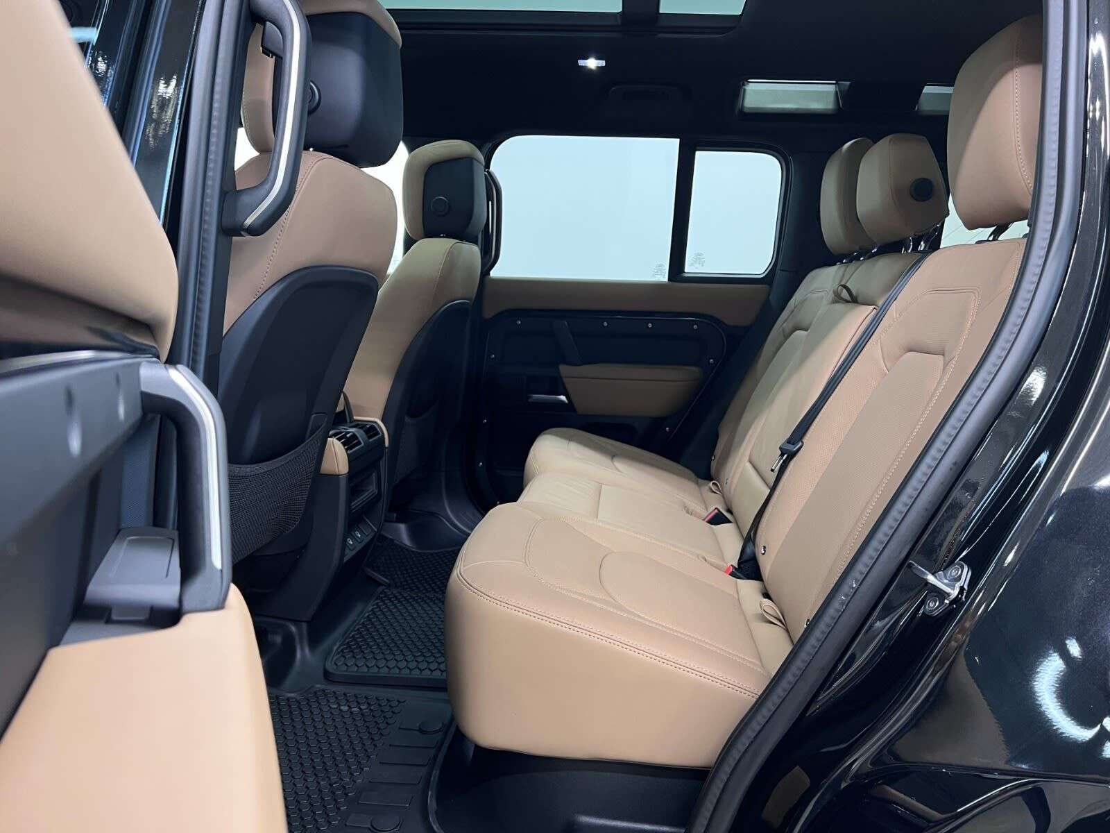 2026 Land Rover Defender 110 P400 X-DYNAMIC SE thumb 26