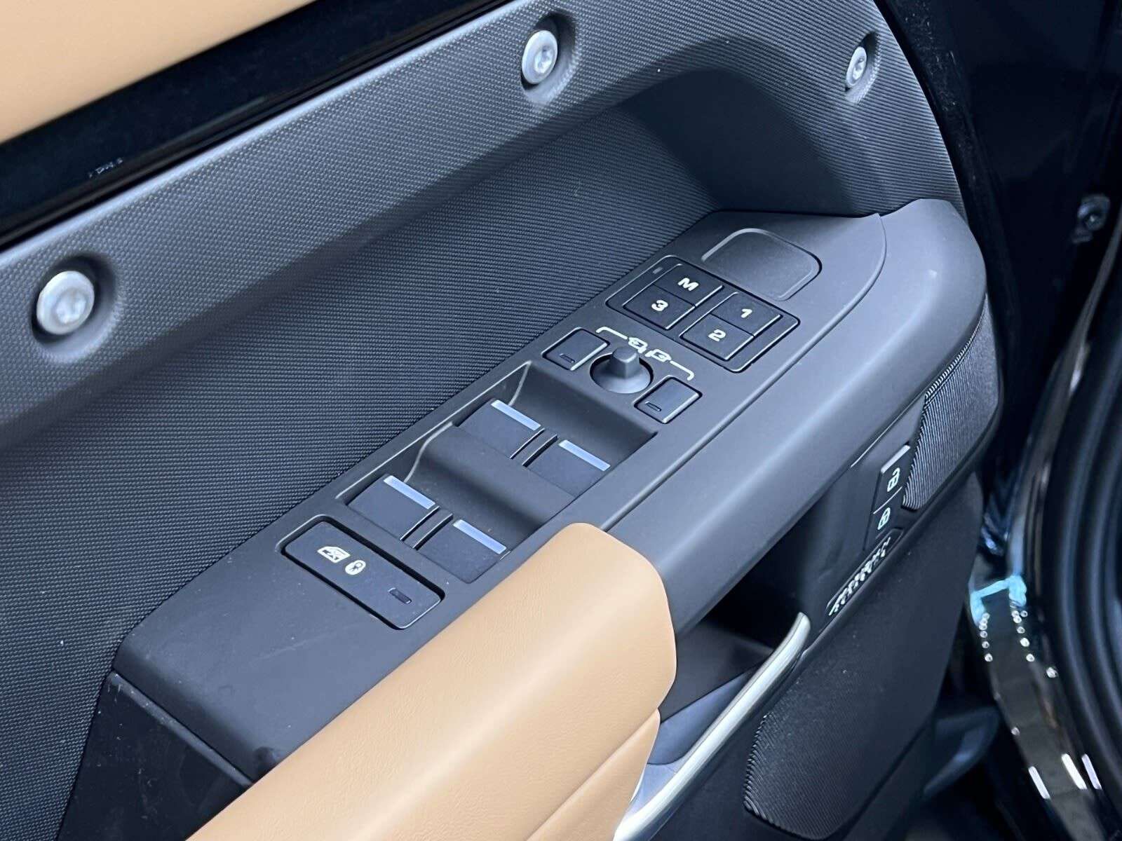 2026 Land Rover Defender 110 P400 X-DYNAMIC SE thumb 21
