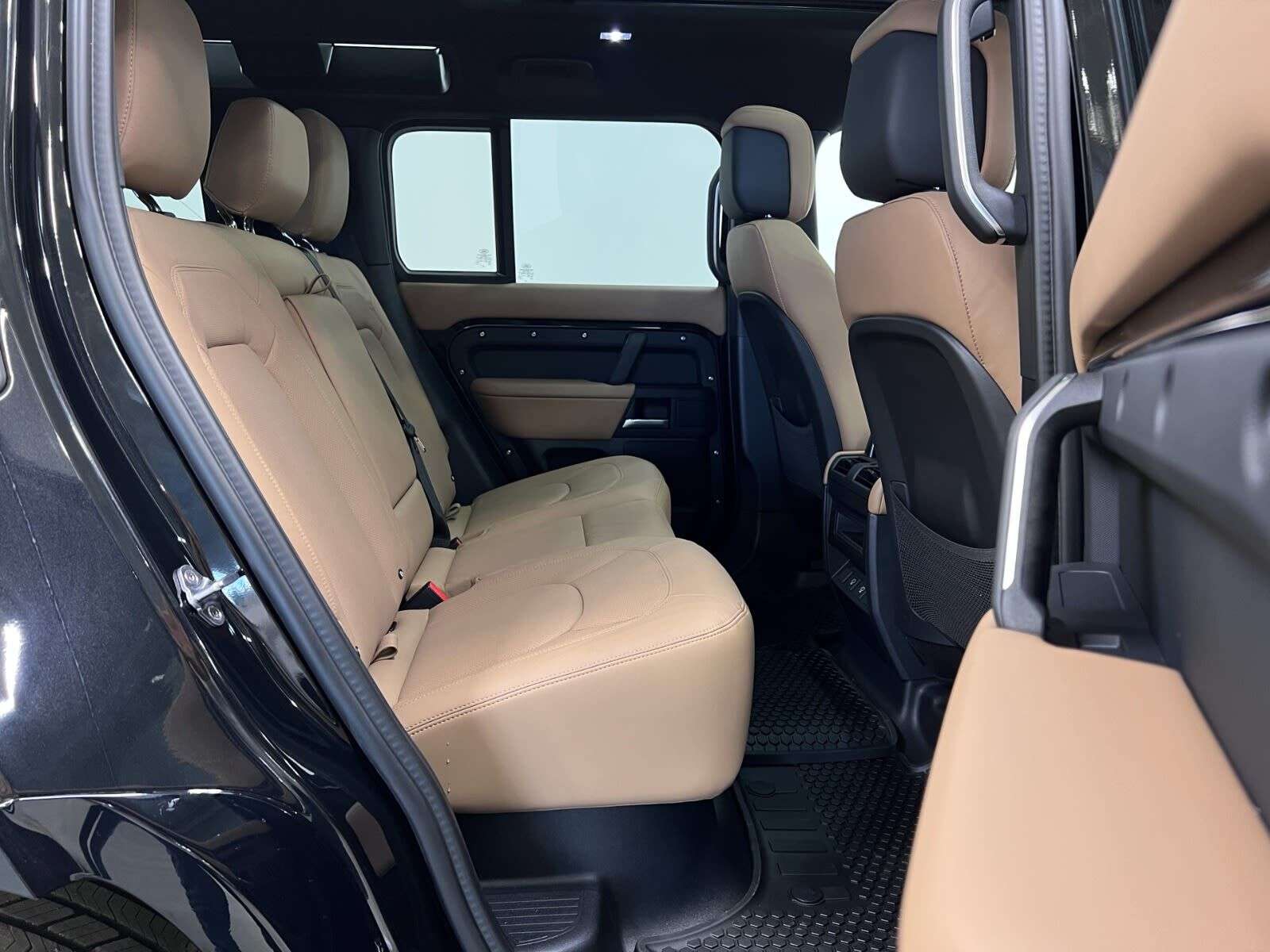 2026 Land Rover Defender 110 P400 X-DYNAMIC SE thumb 27