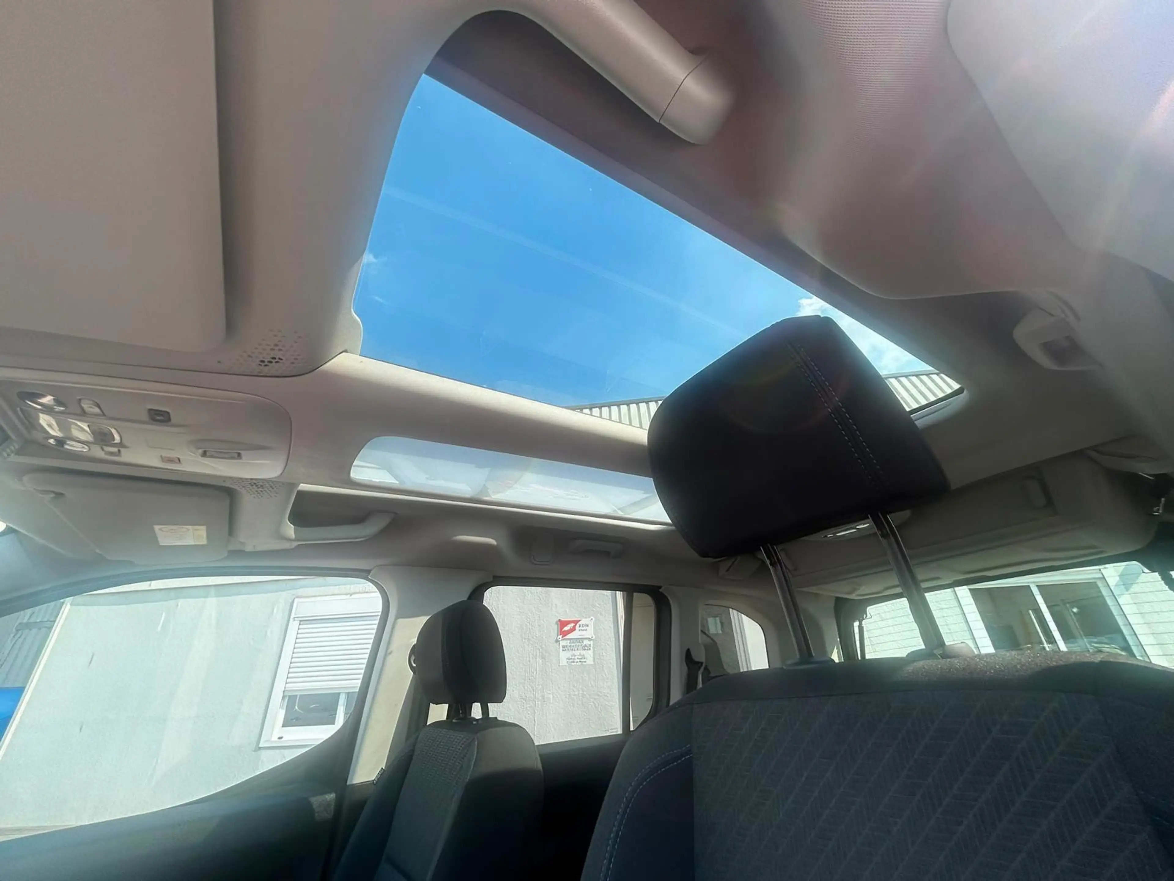 Peugeot Rifter 1.2 Puretech Allure — photo 4