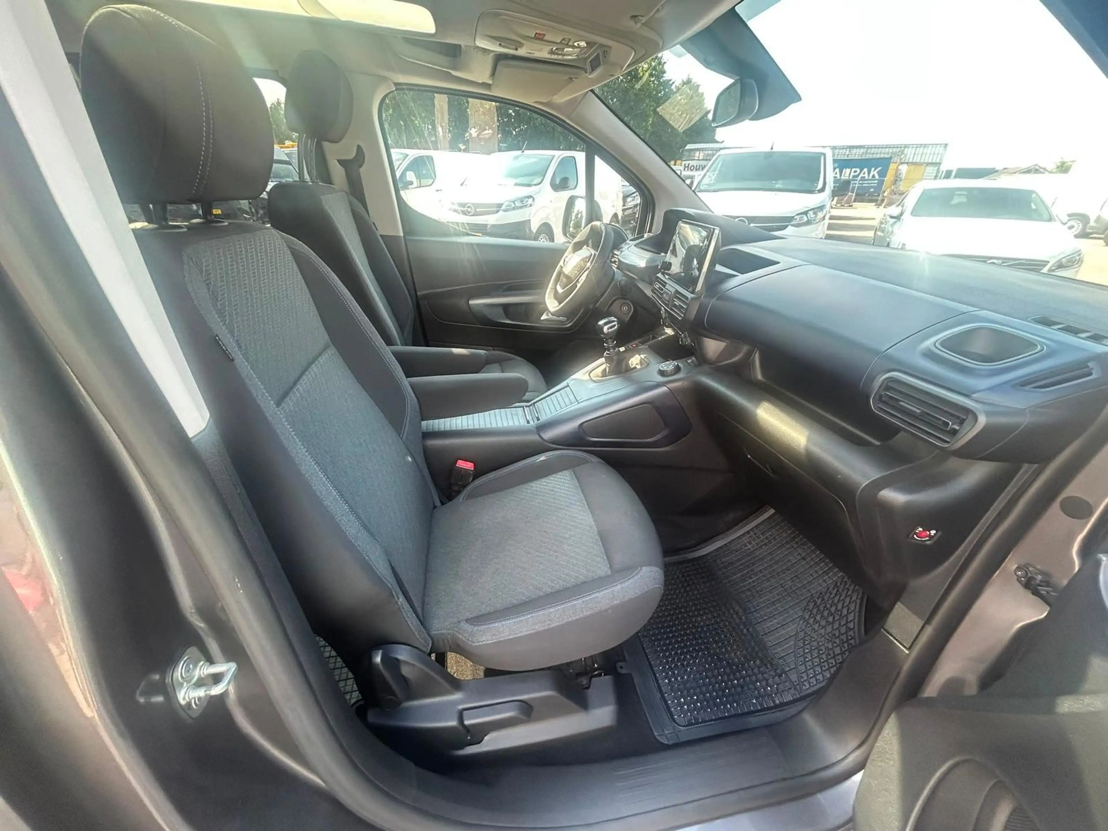 Peugeot Rifter 1.2 Puretech Allure — photo 9