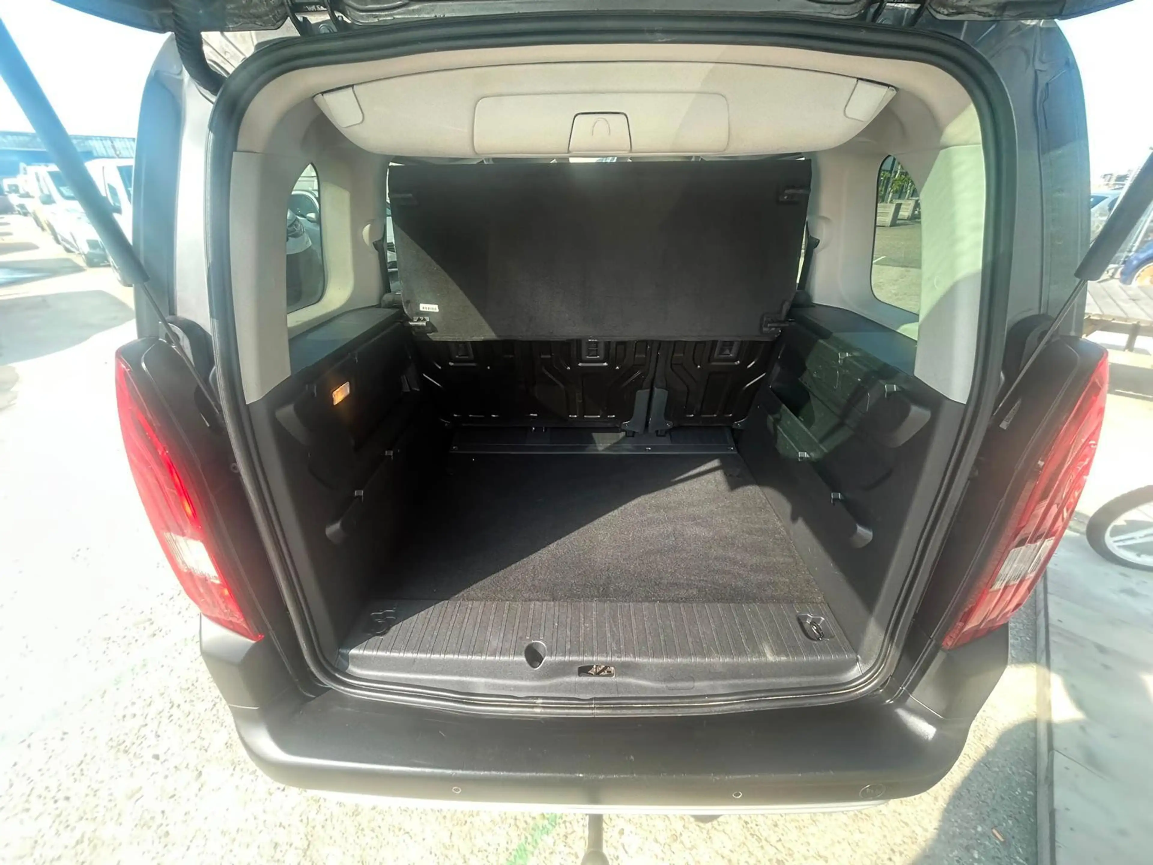 Peugeot Rifter 1.2 Puretech Allure — photo 14