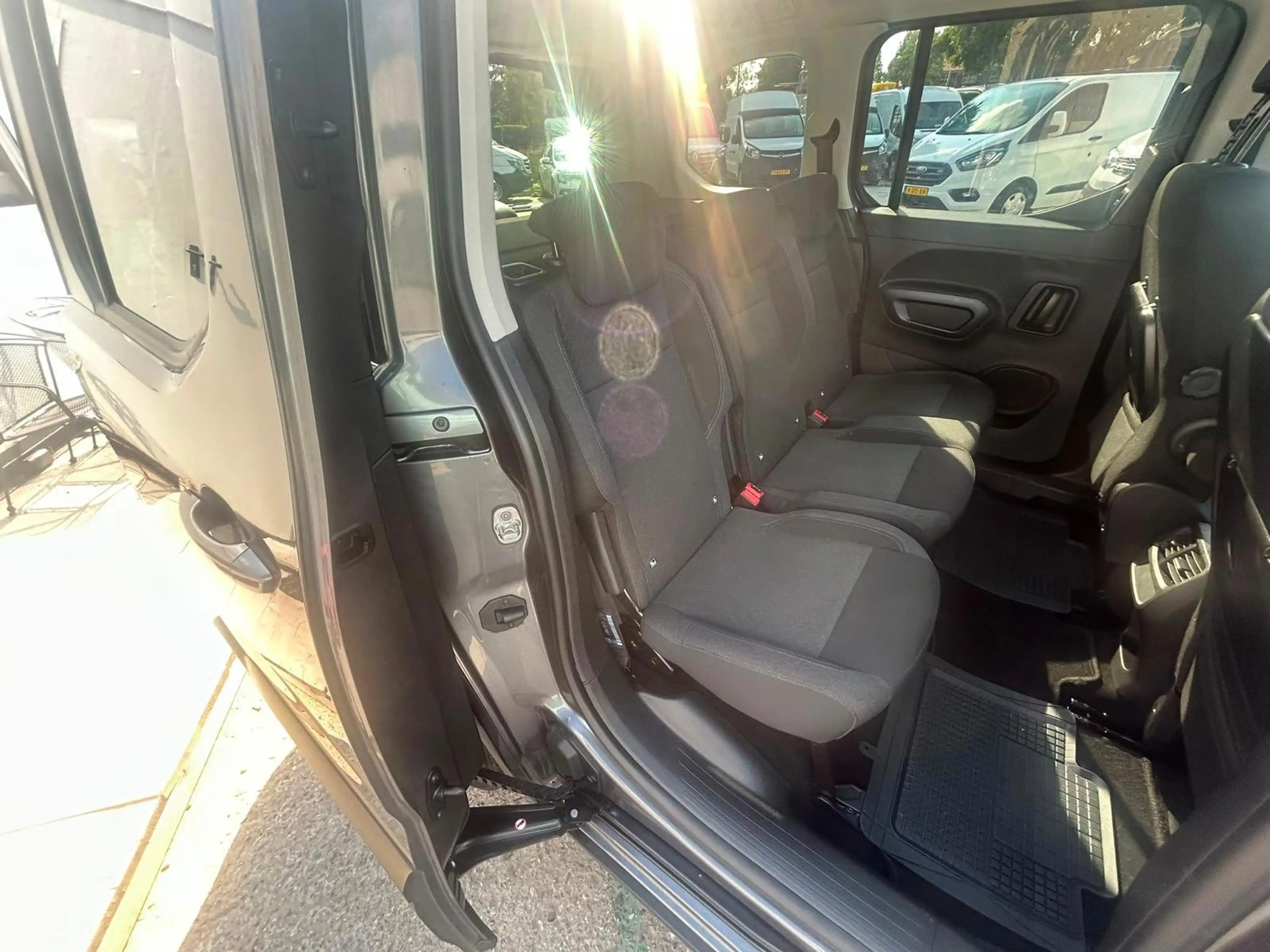 Peugeot Rifter 1.2 Puretech Allure — photo 11