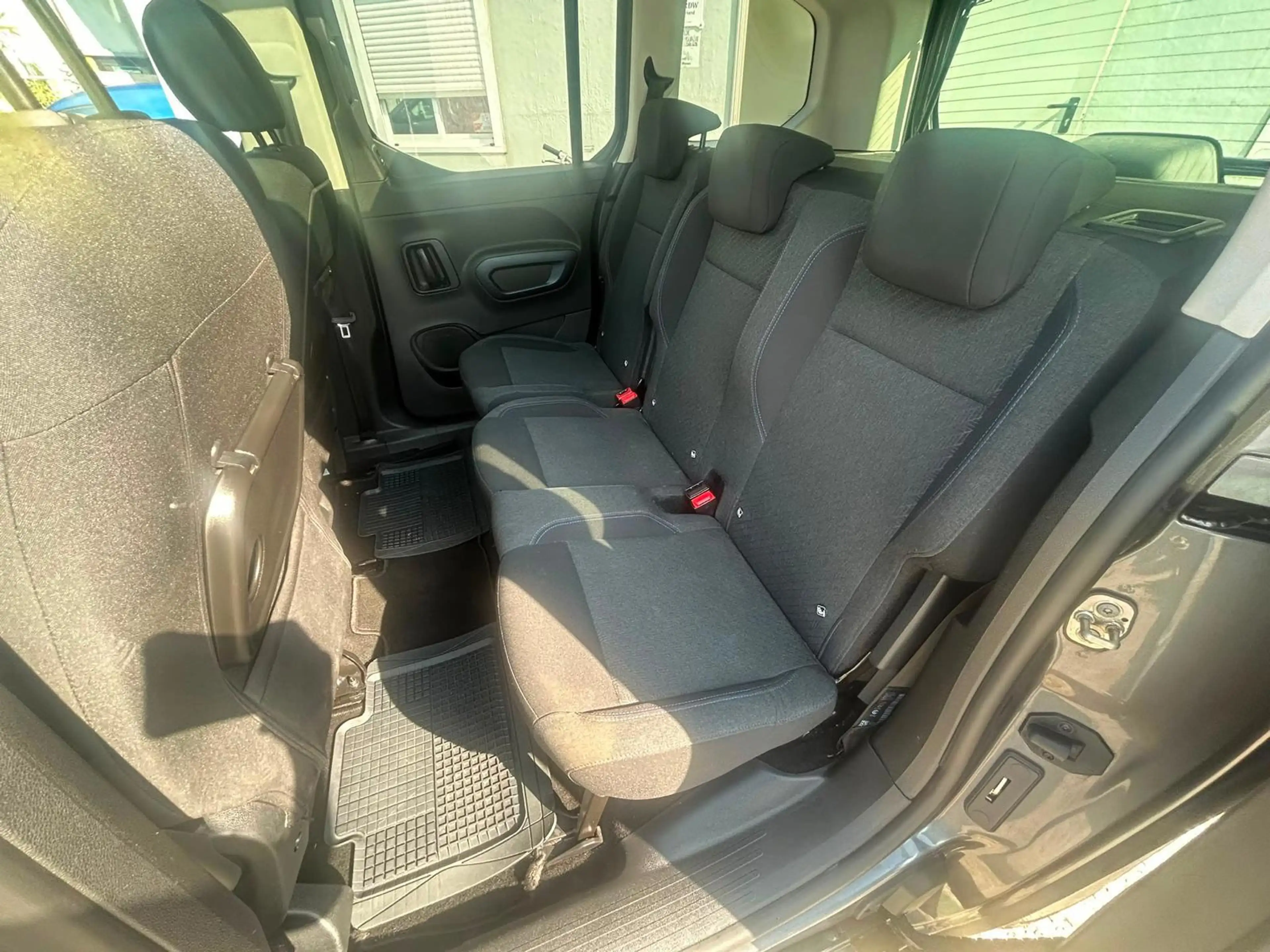 Peugeot Rifter 1.2 Puretech Allure — photo 5
