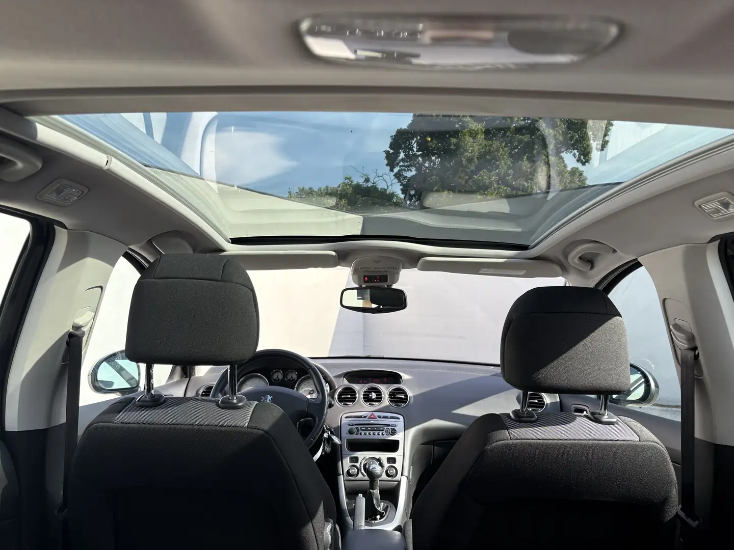 Peugeot 308 1,6 16V VTi Premium Schwarz - 1