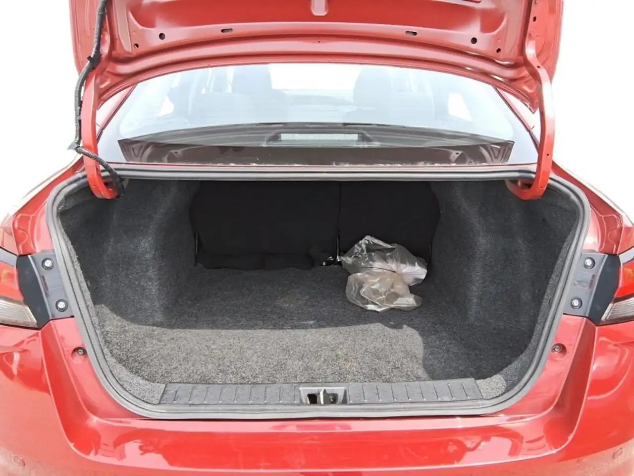 Nissan Versa снимка Nissan Versa