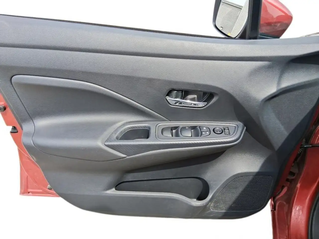 Nissan Versa снимка Nissan Versa