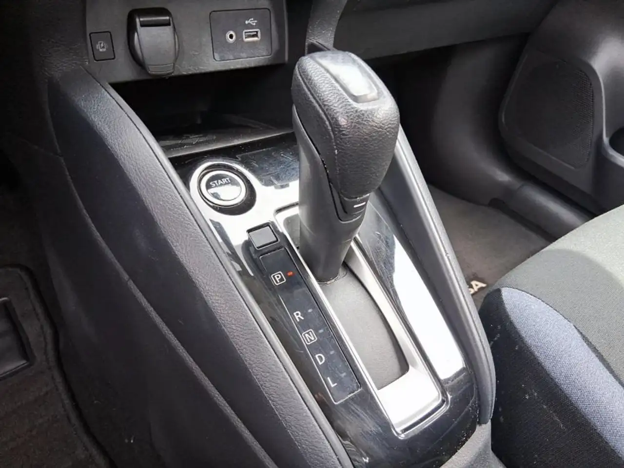 Nissan Versa снимка Nissan Versa