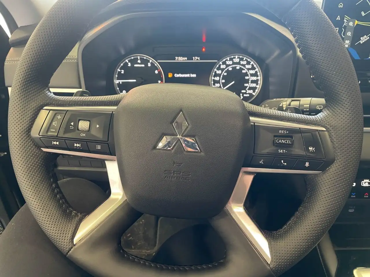 Mitsubishi Outlander photo Mitsubishi Outlander