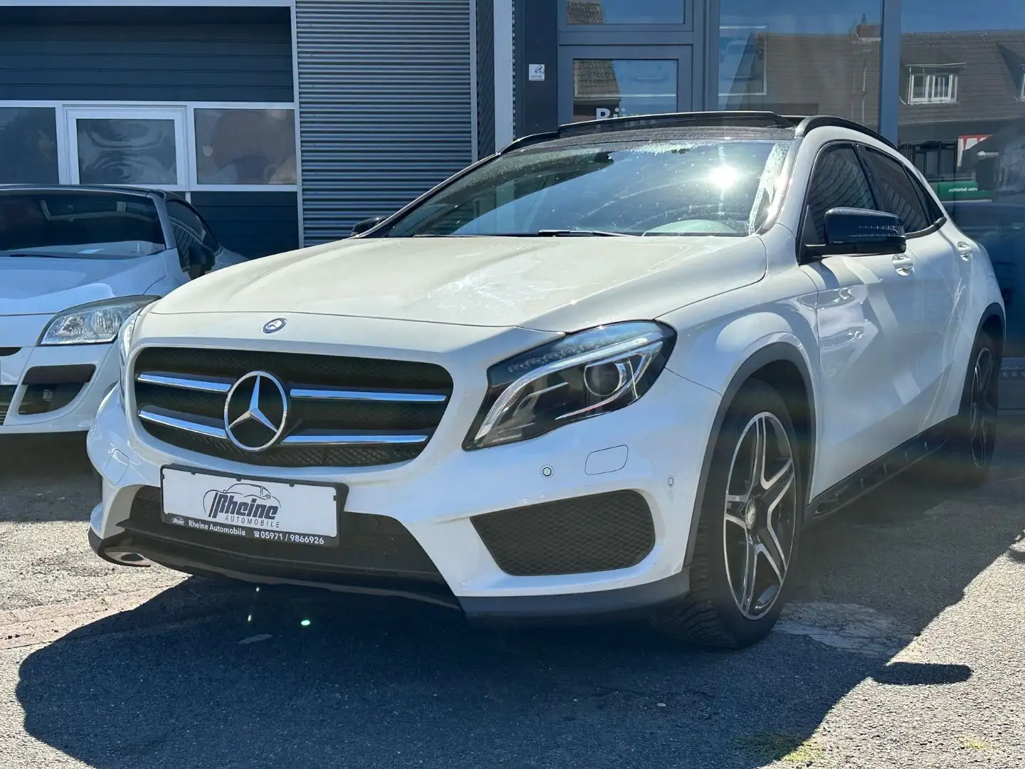 Mercedes-Benz GLA 200 *AMG*PANORAMA*KAMERA*SHZ*PDC* Blanc - 2