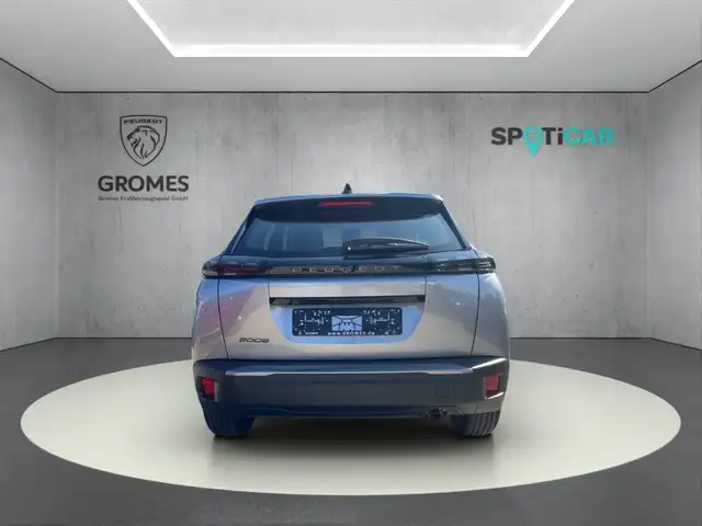 Peugeot 2008 view 4