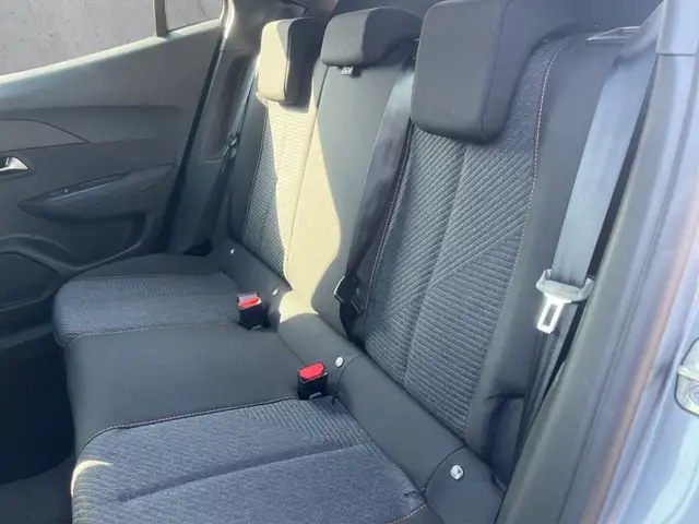Peugeot 2008 view 9