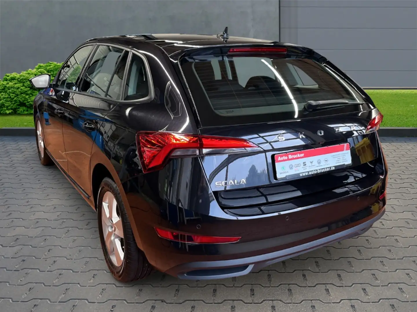 Skoda Scala Ambition 1.0 TSI+Navi+Alufelgen+Klimaautomatik+LED Schwarz - 2