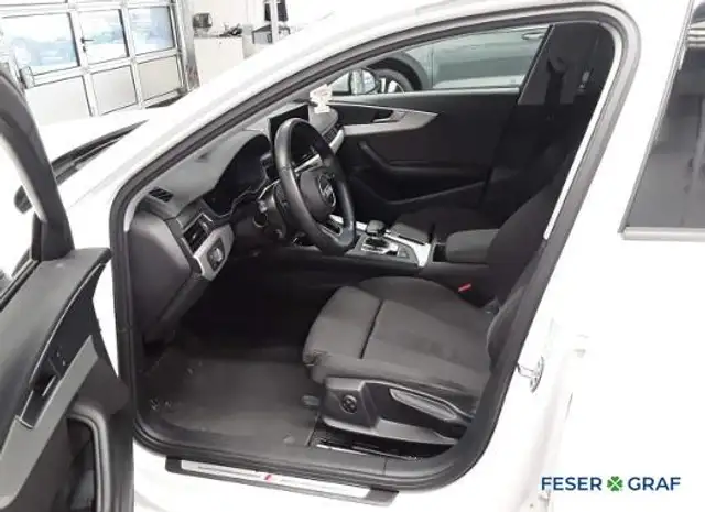 Audi A4 view 6