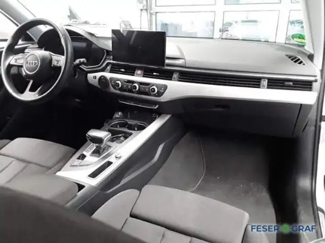 Audi A4 view 7