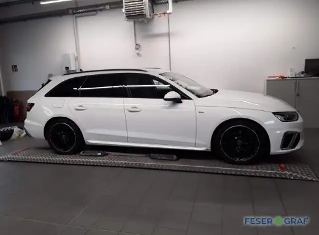 Audi A4 view 5