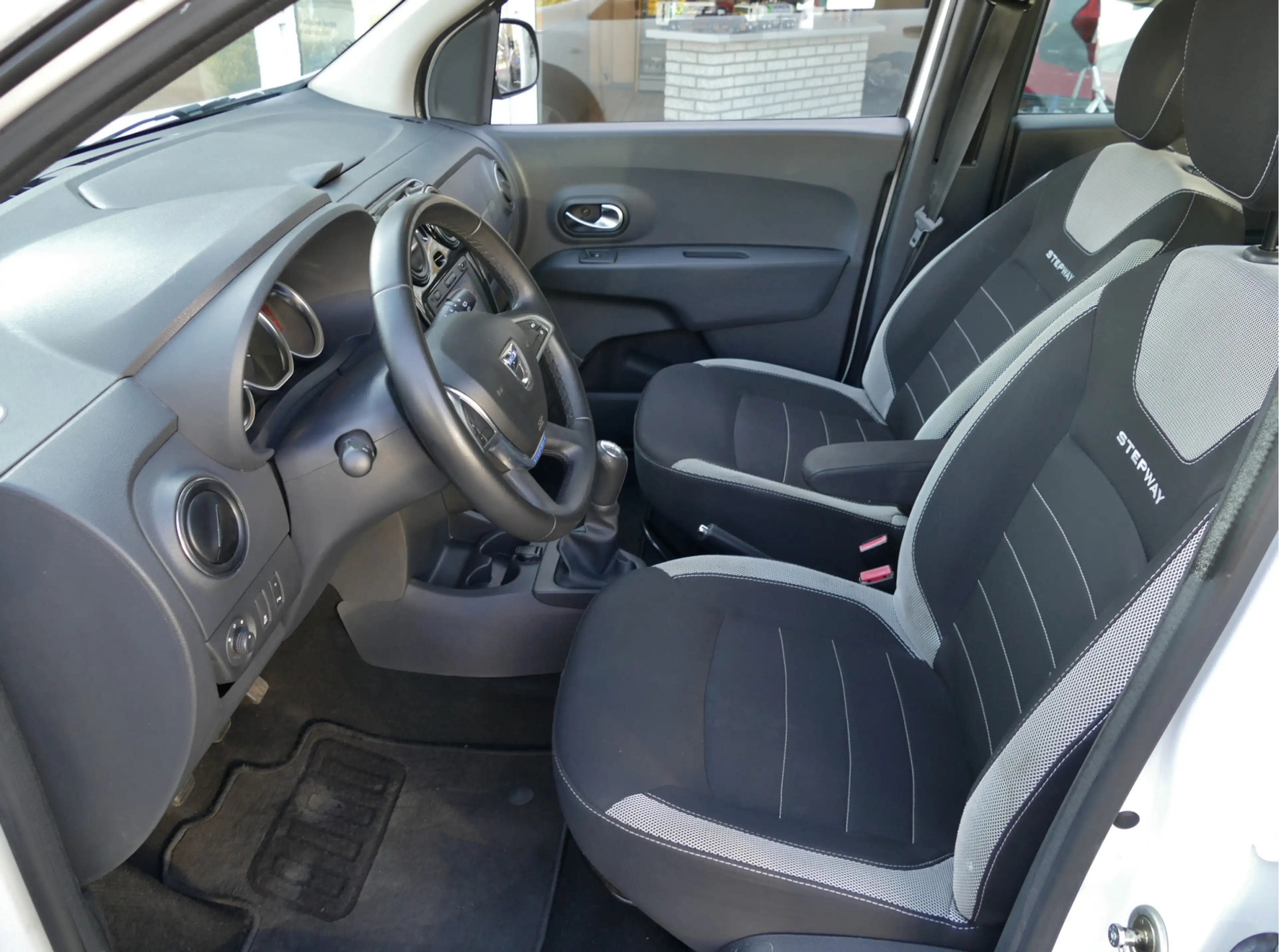 Dacia Lodgy 1.2 TCe Série Limitée Stepway | navigatie | blueto — photo 31
