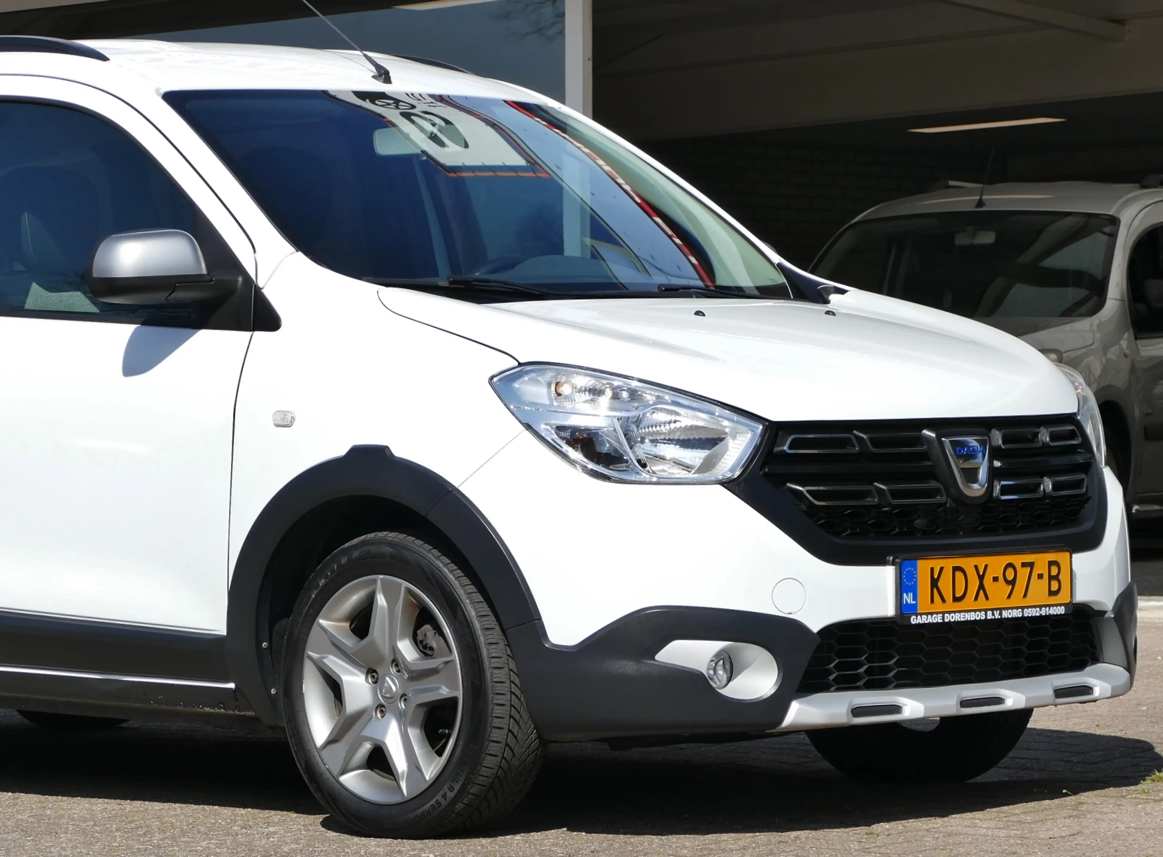 Dacia Lodgy 1.2 TCe Série Limitée Stepway | navigatie | blueto — photo 3