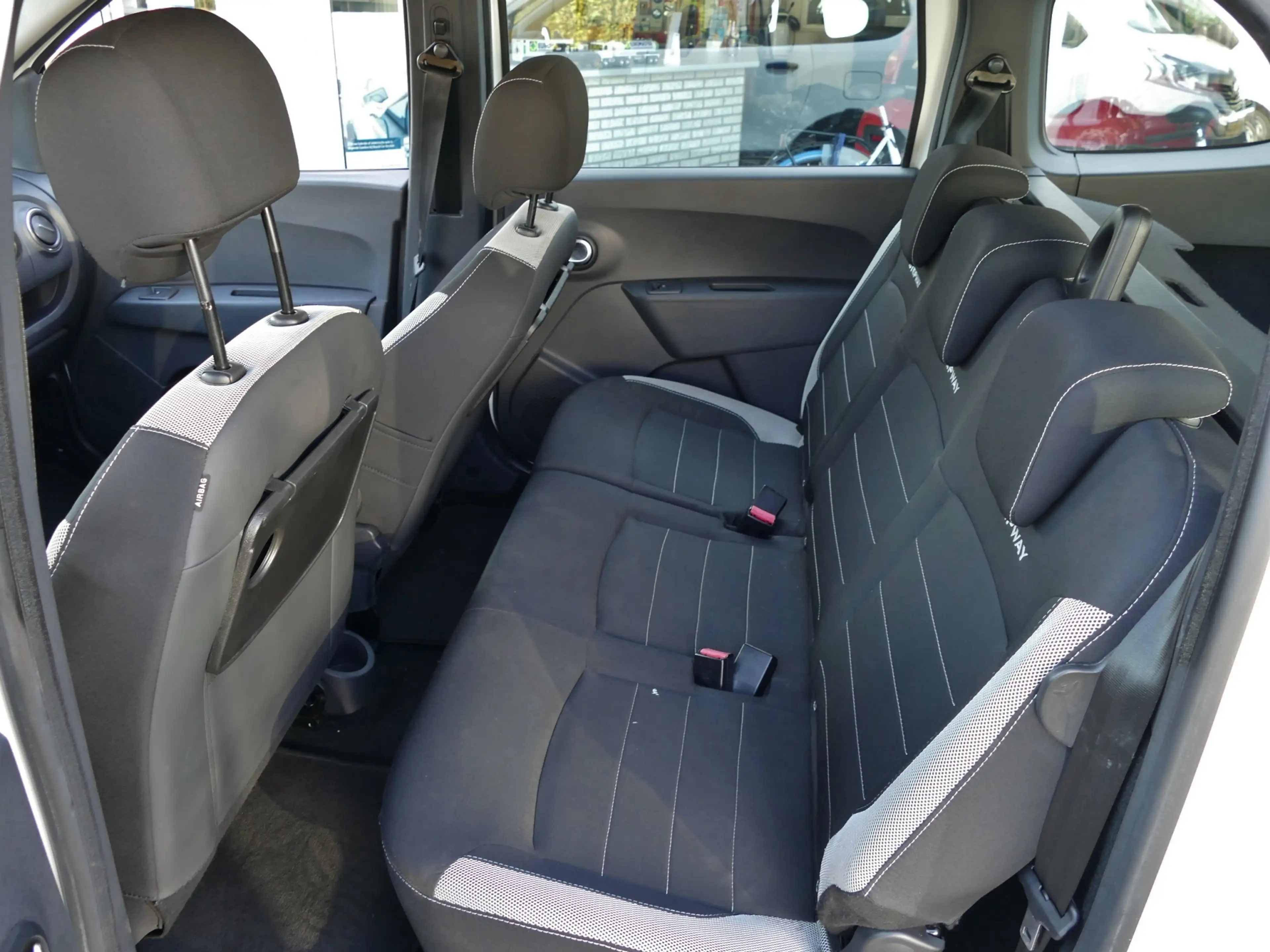 Dacia Lodgy 1.2 TCe Série Limitée Stepway | navigatie | blueto — photo 33