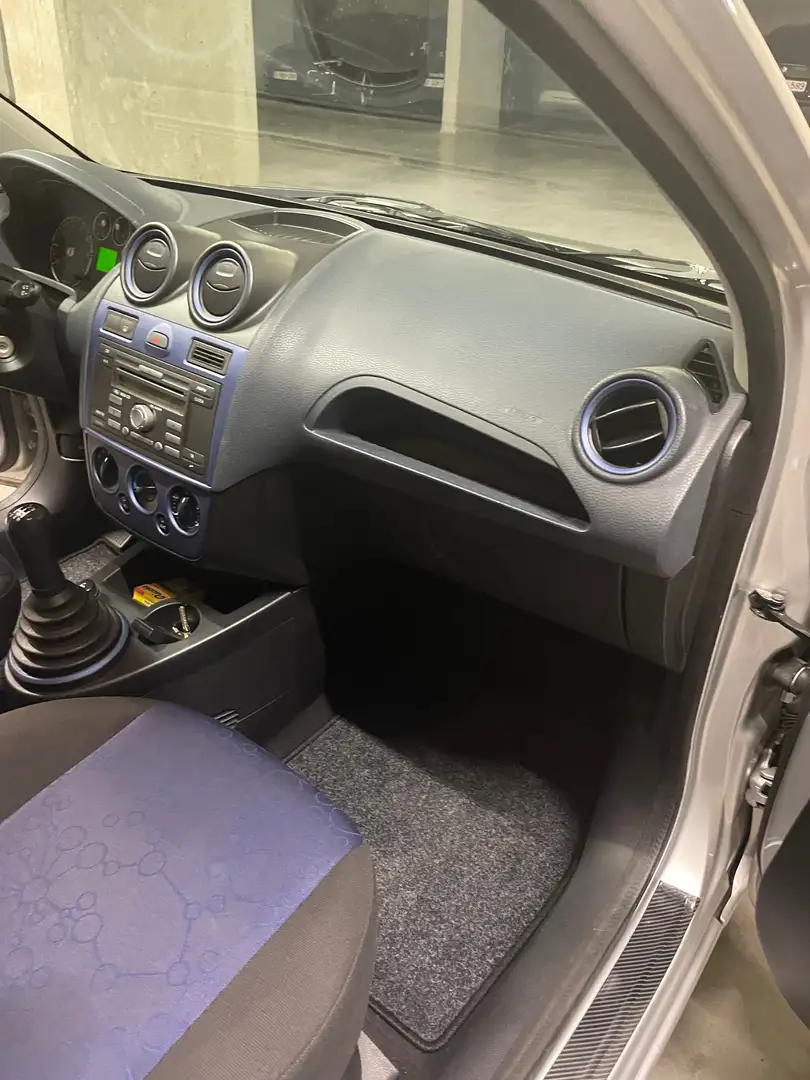 Ford Fiesta Fiesta C Gris - 2