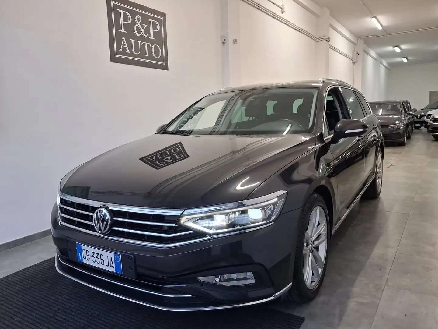 Volkswagen Passat Passat Variant 2.0 TDI SCR EVO DSG Executive Noir - 2