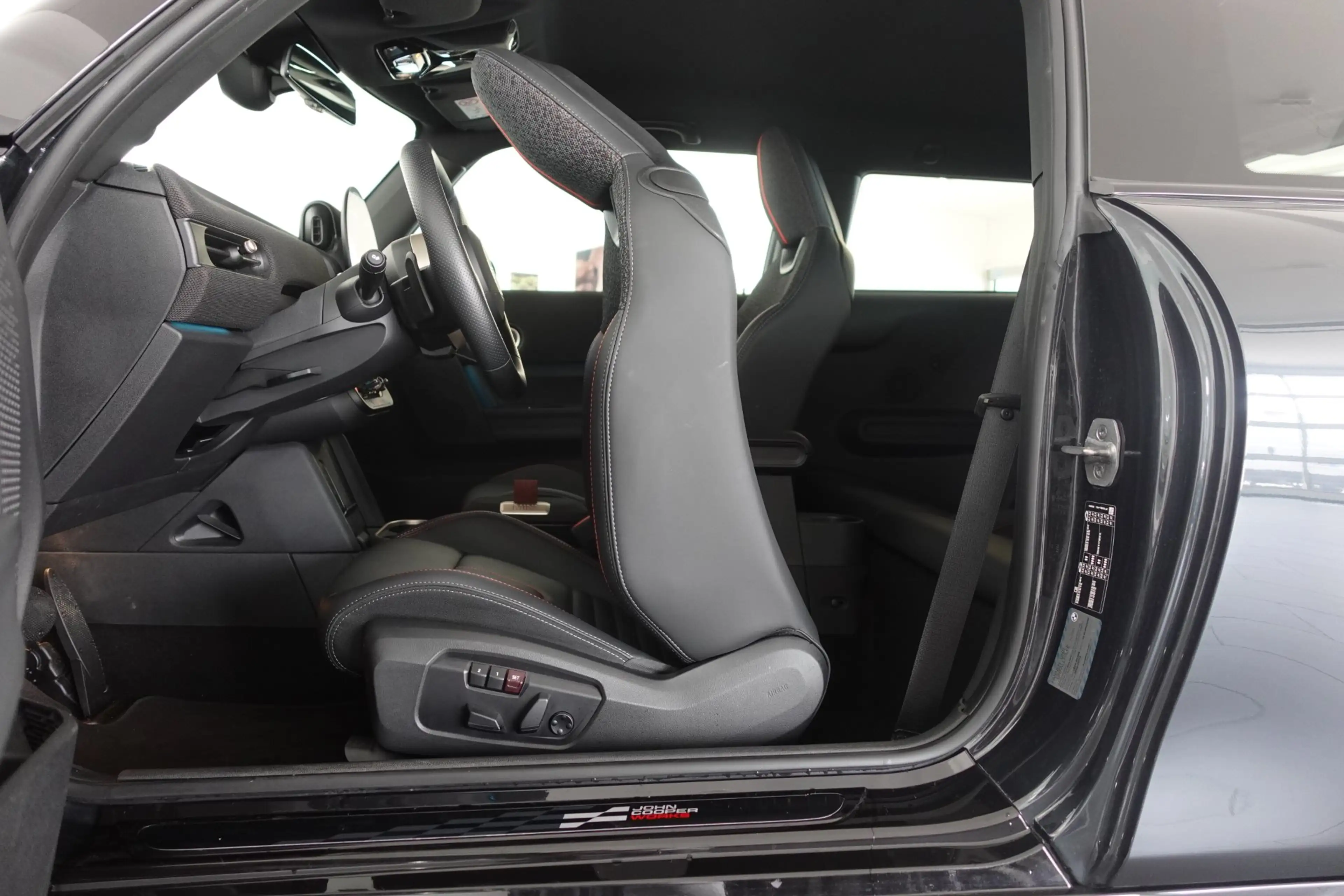 MINI Cooper S F66 — photo 9