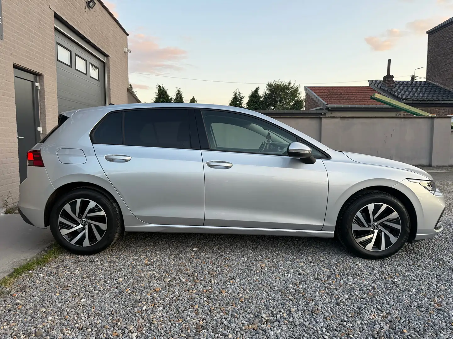 Volkswagen Golf *BOITE AUTO,GPS,CAR-PLAY,CAMERA,LED,ECL AMBIANCE* Grijs - 2