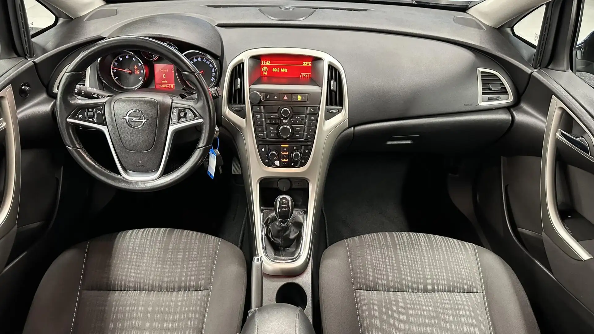 Opel Astra Sports Tourer 1.4 Turbo Sport LM CRUISE. Zwart - 2