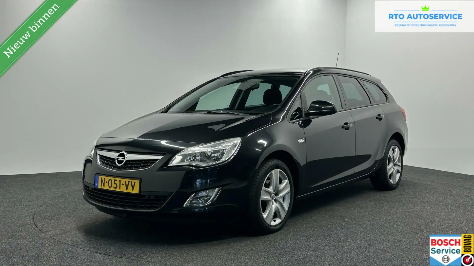 Opel Astra Sports Tourer 1.4 Turbo Sport LM CRUISE. Zwart - 1