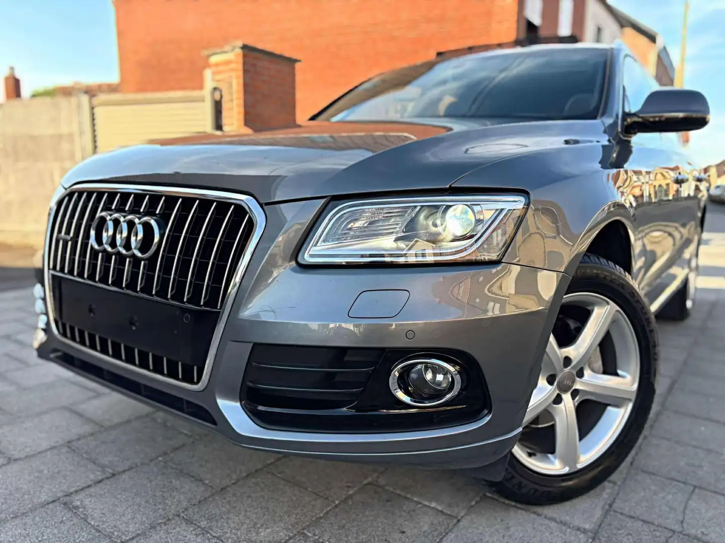 Audi Q5 2.0 TDi Quattro S line/GPS-CUiR-PANO-LED/GARANTiE! Grijs - 2
