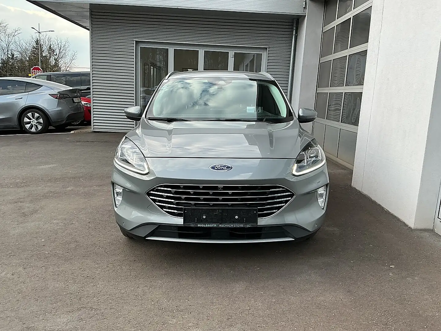 Ford Kuga 2.0 EcoBLue Silber - 2