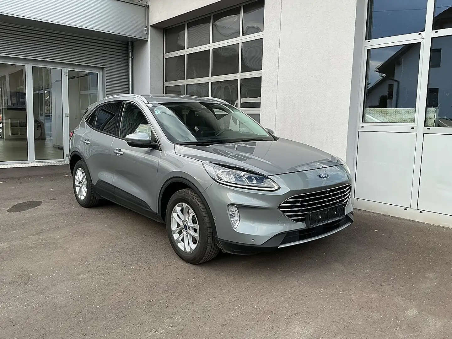 Ford Kuga 2.0 EcoBLue Silber - 1