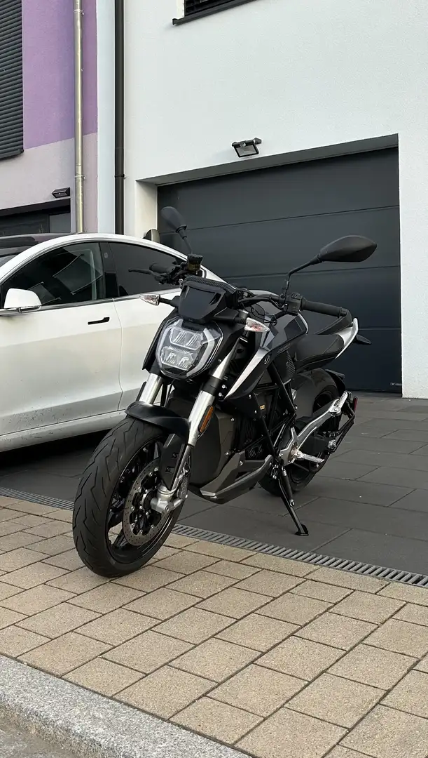 Zero Zero SR - 1