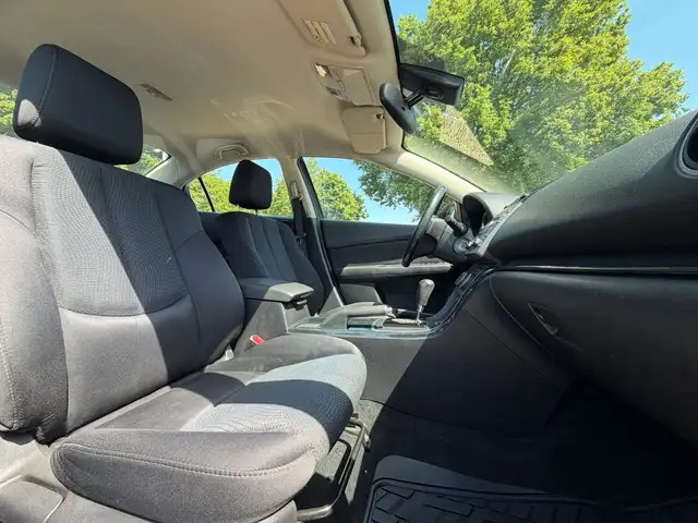 Mazda Lim. view 10