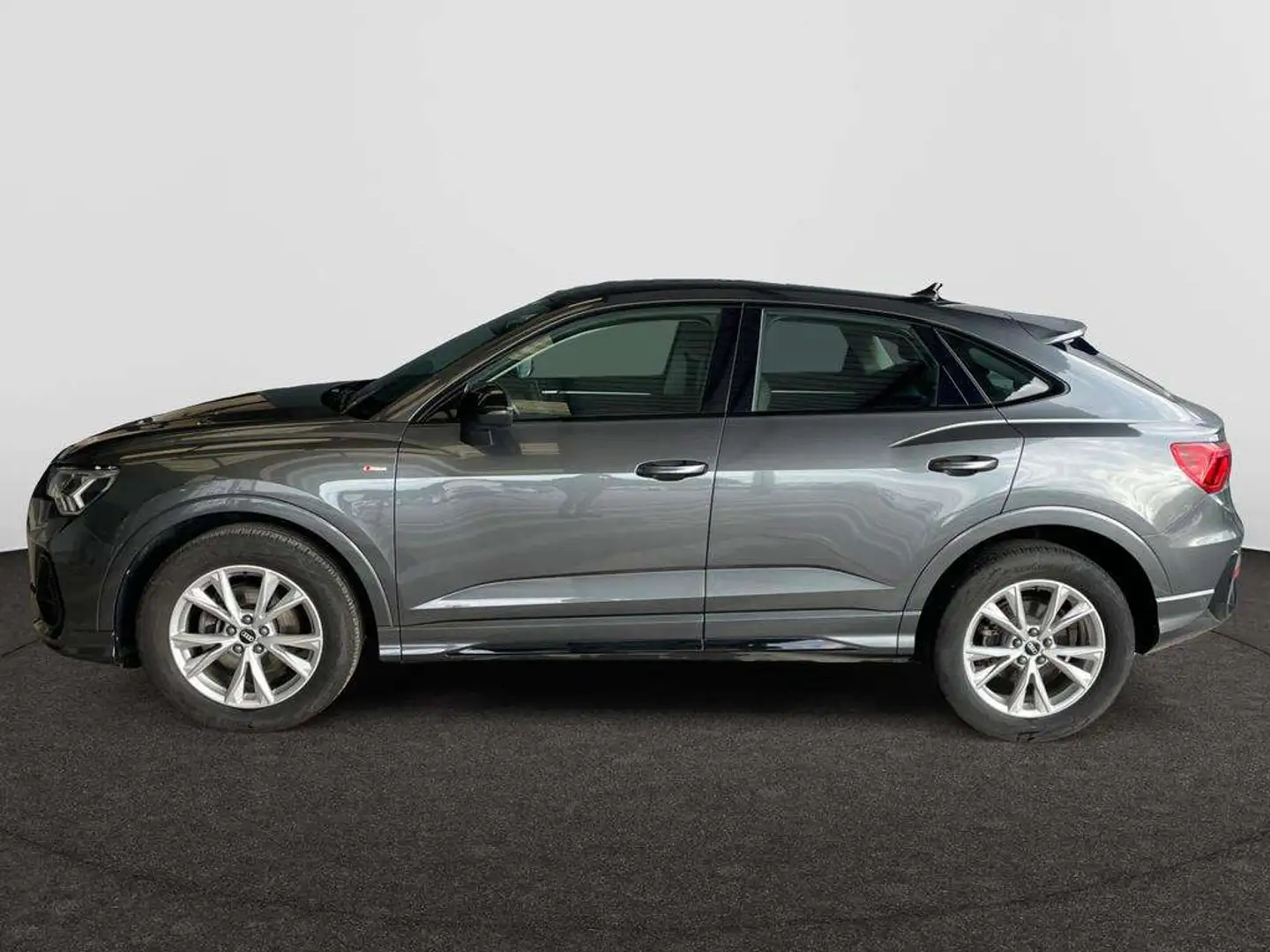 Audi Q3 Sportback S line 35 TFSI  150ch S tronic Grijs - 2