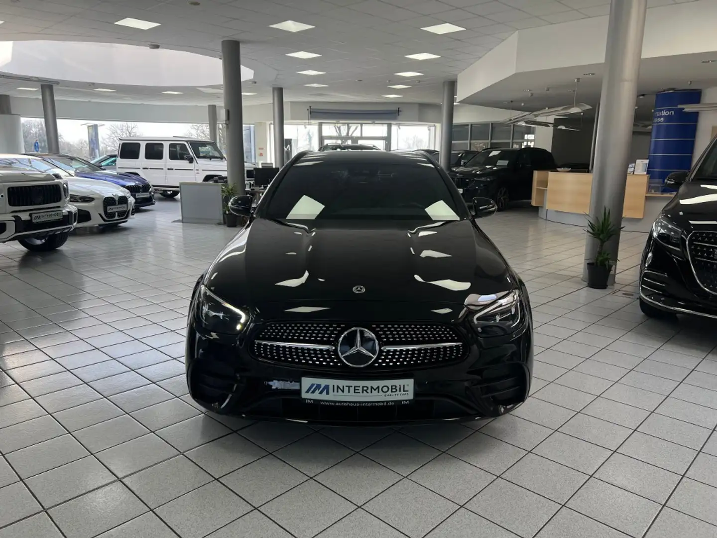 Mercedes-Benz E 400 d 4MATIC*AMG*BURMESTER*NIGHT*KAM*FACELIFT* Černá - 2